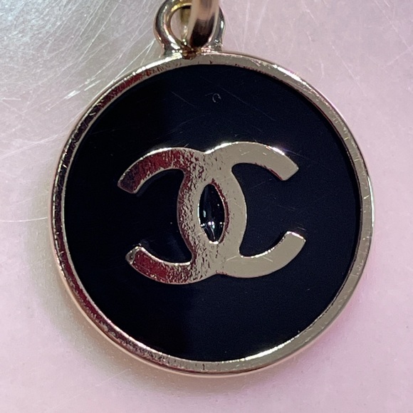 RESERVED Chanel CC Drop Earrings Interlocking Gold Tone Resin - Picture 9 of 9